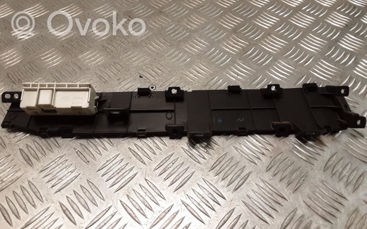 Toyota Prius (XW20) Other devices 8395047010