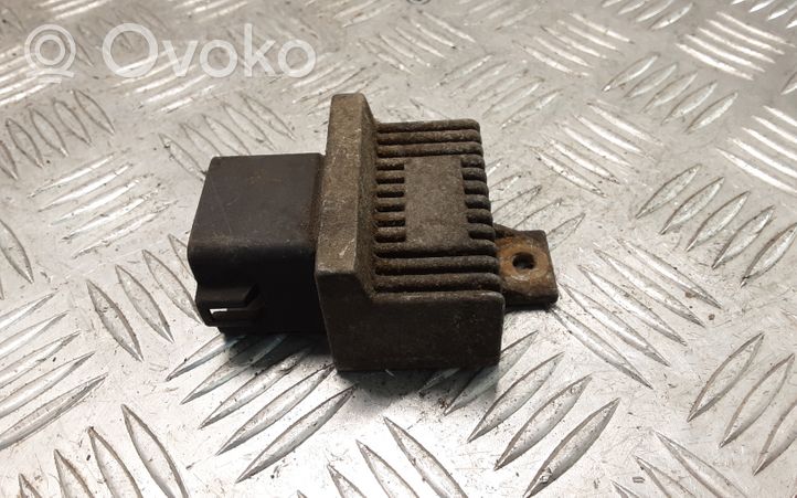 Renault Vel Satis Hehkutulpan esikuumennuksen rele 7700115078