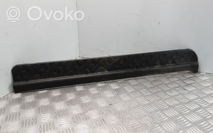 Nissan Terrano Etuoven kynnyksen suojalista 769520F000