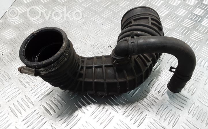 Nissan Terrano Turboahtimen ilmanoton letku 165787F000