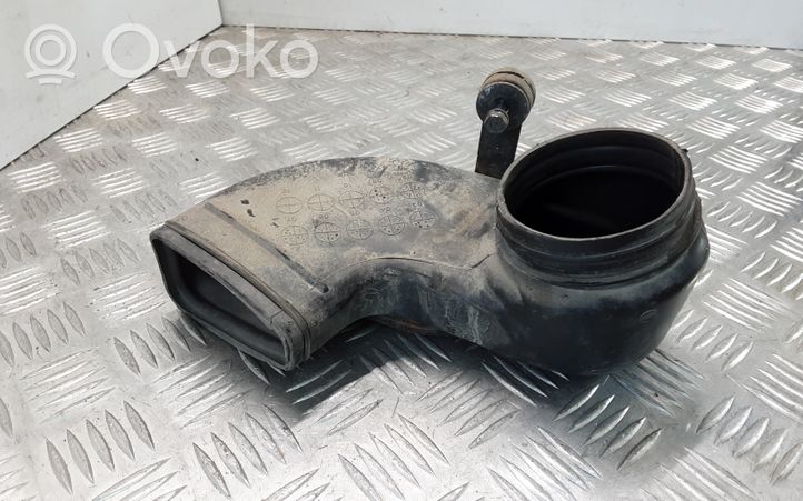 KIA Sportage Air intake duct part 282112E200