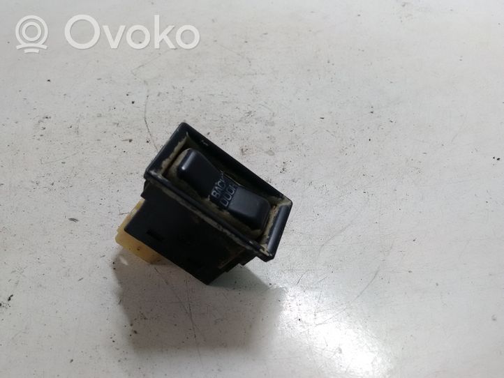 Daihatsu Rocky Muut kytkimet/nupit/vaihtimet 4760B18