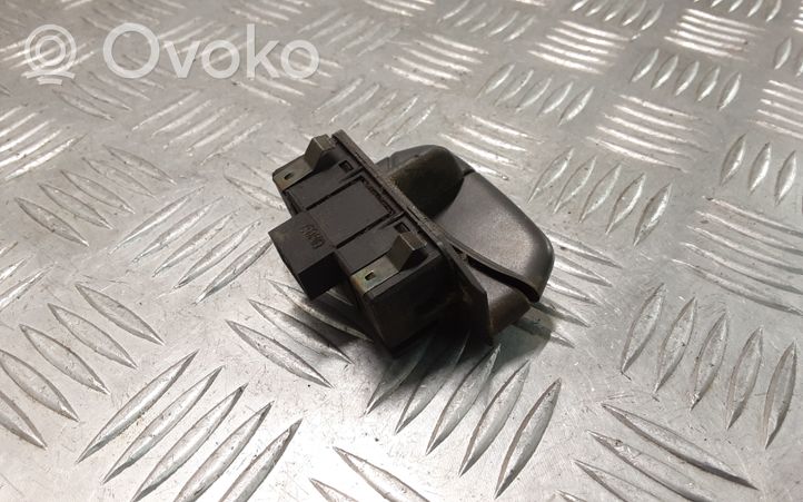 Volvo V70 Fuel tank opening switch 9162946