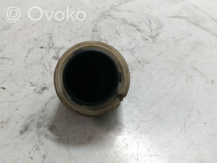 Ford Mondeo Mk III Osłona żarówki lampy przedniej 1305219106