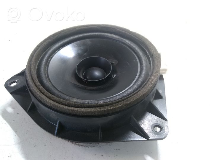 Toyota Corolla Verso E121 Altoparlante portiera posteriore 8616044130