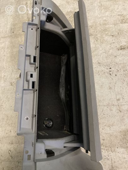 Volkswagen Touareg I Glove box set 7L6858904