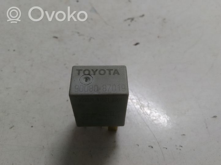 Toyota Verso Relais de charge 9008087019