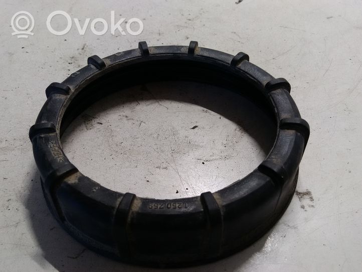 Volkswagen Caddy Bague de verrouillage pour réservoir de carburant 1250759