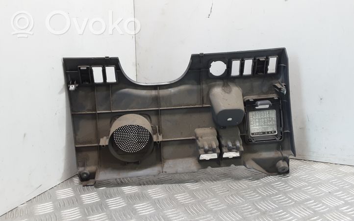 Toyota Land Cruiser (HDJ90) Kojelaudan alempi verhoilu 5543260360