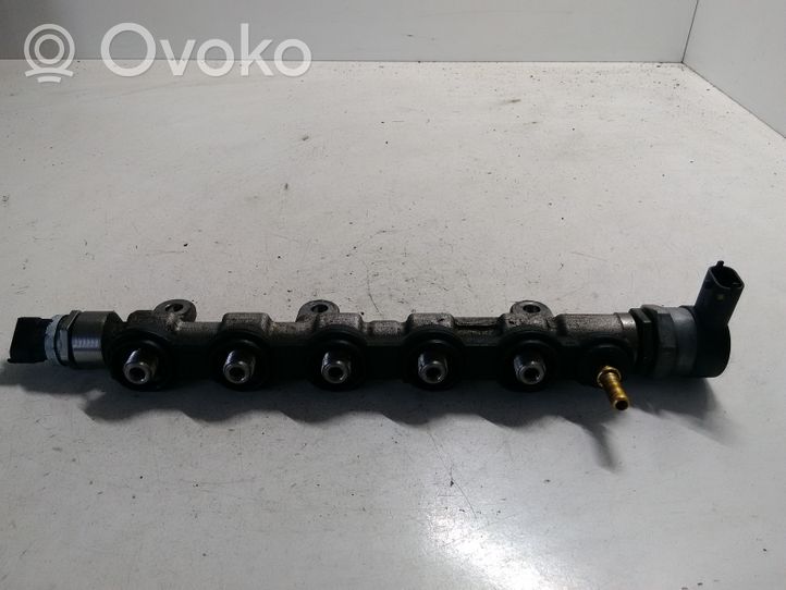 Renault Latitude (L70) Listwa wtryskowa 8200610223