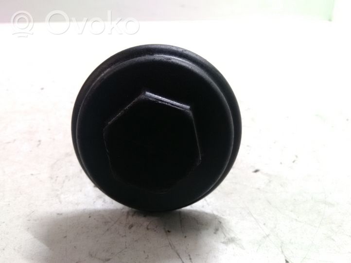 Ford Galaxy Coperchio del filtro dell’olio 038117061