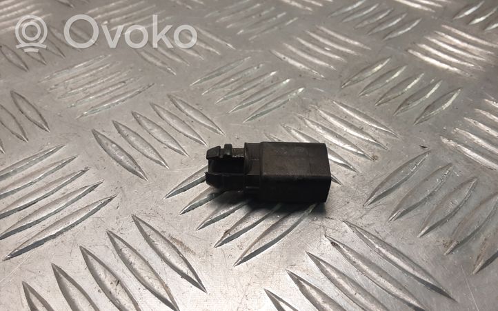 Volkswagen Golf VI Outside/exterior temperature sensor 8Z0820535