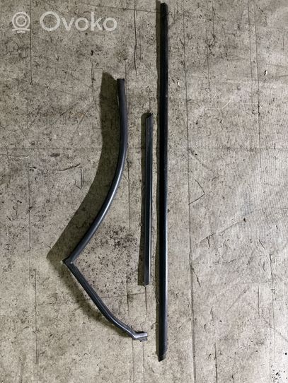 Volkswagen Touareg I Side skirt front trim 7L0853537