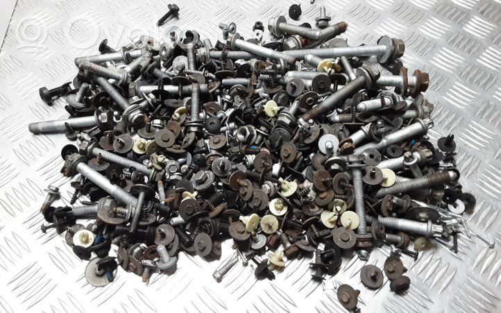 BMW 5 F10 F11 Nuts/bolts 