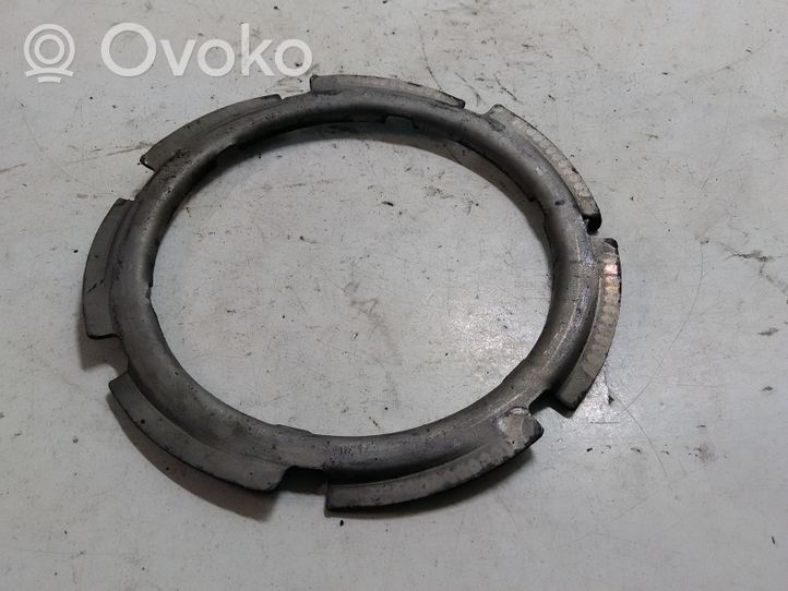 Volkswagen Golf Plus Anello/dado di bloccaggio della vite della pompa del carburante nel serbatoio 1K0201375