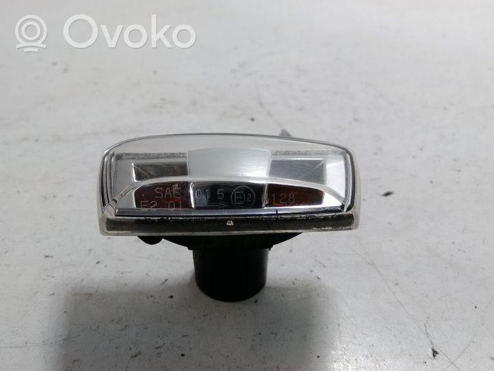 Opel Astra H Indicatore di direzione del parafango anteriore 13228580