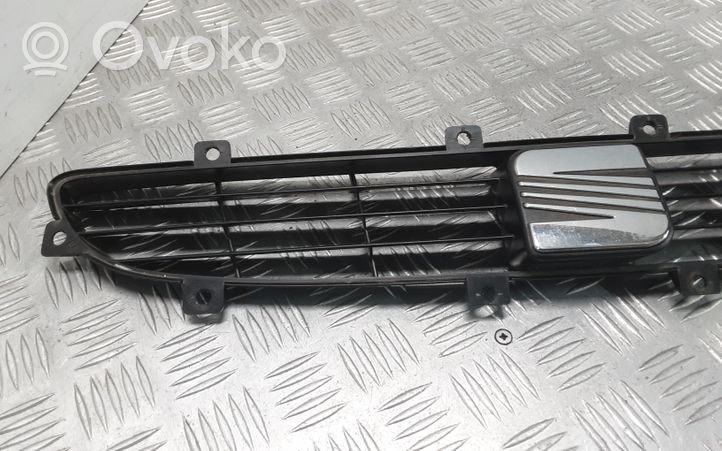 Seat Cordoba (6K) Grille calandre supérieure de pare-chocs avant 6K0853675L