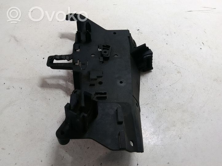 BMW 1 F20 F21 Altra parte del motore 7811112