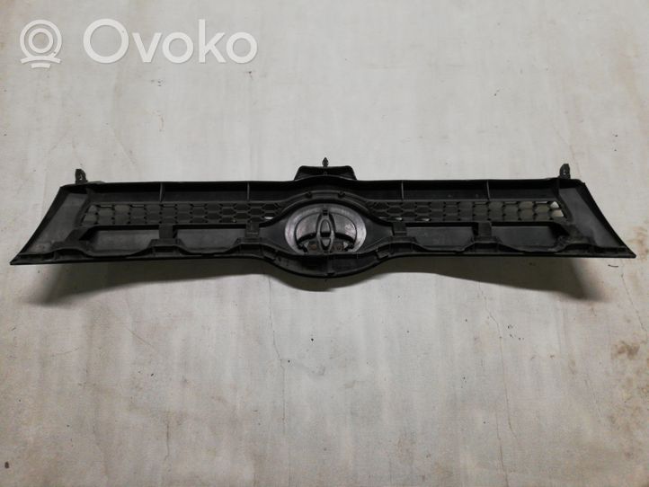 Toyota Corolla Verso AR10 Grille de calandre avant 531110F020