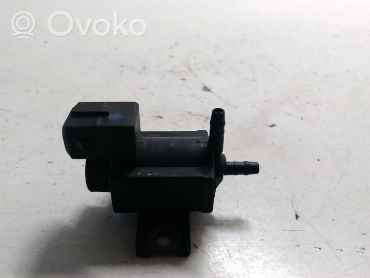 Toyota Avensis T250 Vacuum valve 258600R010