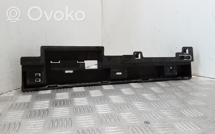 BMW 3 F30 F35 F31 Muu kynnyksen/pilarin verhoiluelementti 7256918