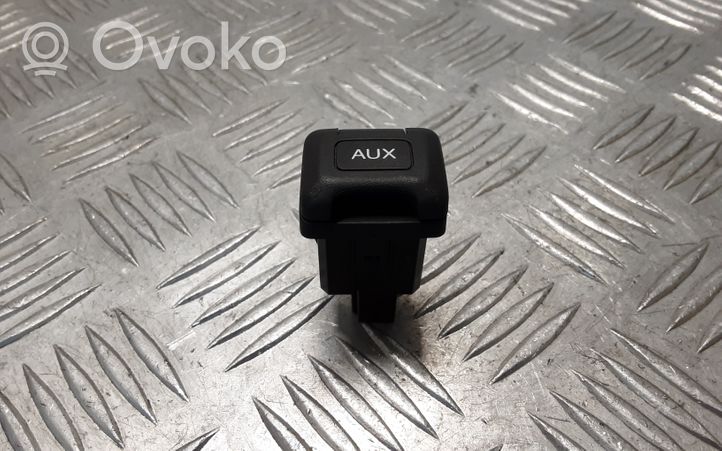 Honda Accord Câble adaptateur AUX M34736