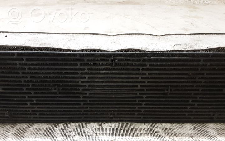 Audi A4 S4 B9 Chłodnica powietrza doładowującego / Intercooler 8W0145804A