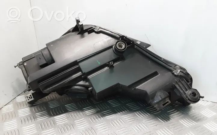 Audi A4 S4 B9 Lampa przednia 8W0941006A