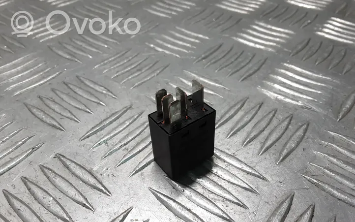 Volvo V40 Other relay 30765042