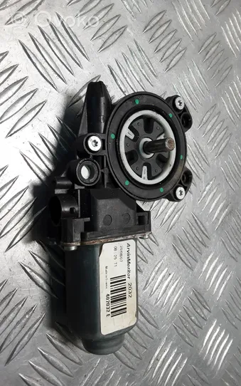 Nissan Qashqai Priekinis varikliukas langų pakėlėjo 402032E