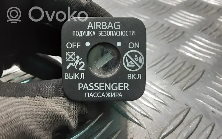 Toyota Land Cruiser (J150) Wyłącznik poduszki powietrznej Airbag pasażera 2091I80