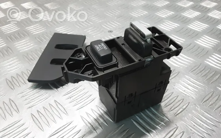 Volvo XC60 Считывающее устройство карточки зажигания 8G9N11572AB