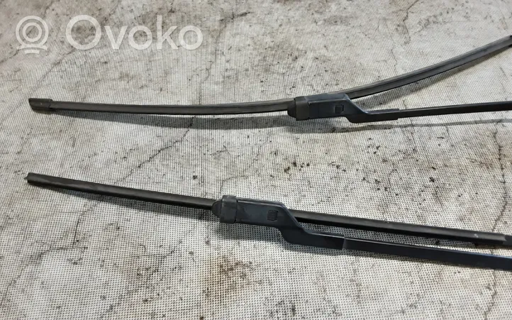 Volvo XC60 Front wiper blade arm 30753525