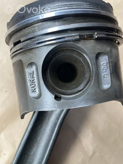 Mercedes-Benz E W210 Piston with connecting rod A6110300517