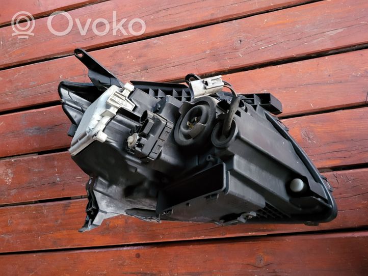 Toyota Avensis T250 Phare frontale 9922680008