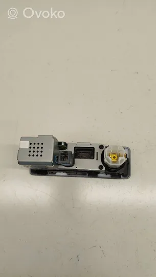 Land Rover Evoque II Connettore plug in USB JPLA19E110BB