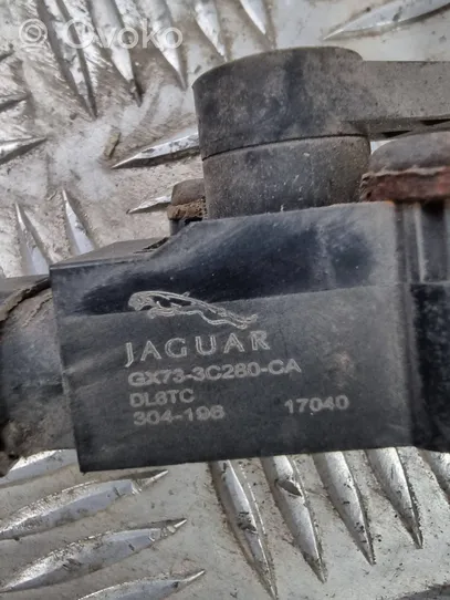 Jaguar F-Pace Aukščio daviklis (priekinių žibintų) GX733C280CA