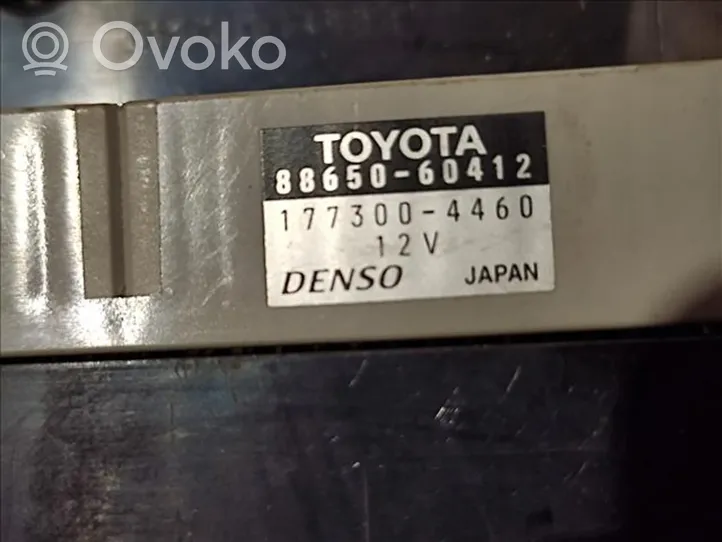 Toyota Land Cruiser (J100) Panel klimatyzacji 