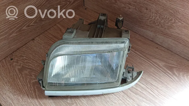 Renault Clio I Faro delantero/faro principal 0289008