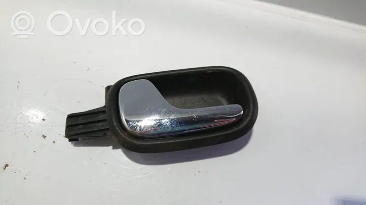 Audi A4 S4 B5 8D Galinė atidarymo rankenėlė vidinė 8D0839019