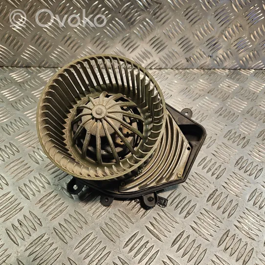 Volkswagen PASSAT B5 Heater fan/blower 740221233F