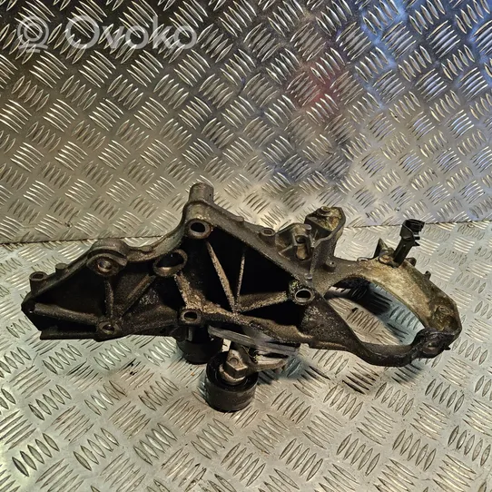 Renault Laguna II Soporte del alternador 8200154164