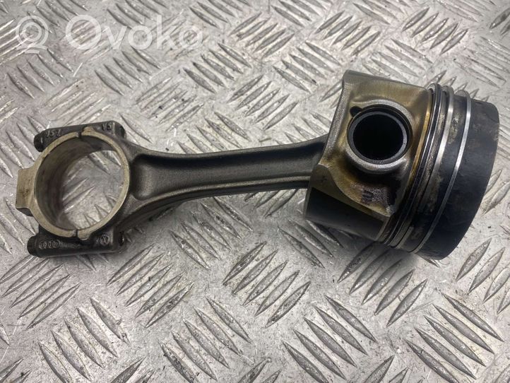 Volkswagen PASSAT B7 Piston with connecting rod 03LA