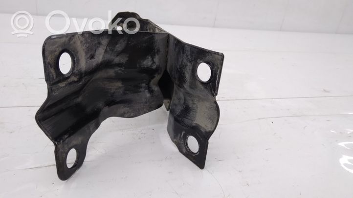 Volvo XC70 Panel mocowanie chłodnicy / dół 