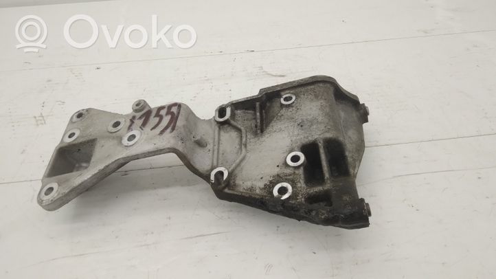 Volvo XC70 Mocowanie alternatora 31316673