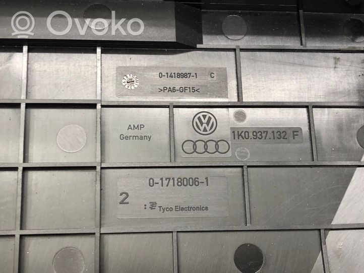 Volkswagen Sharan Tapa de caja de fusibles 1K0937132F