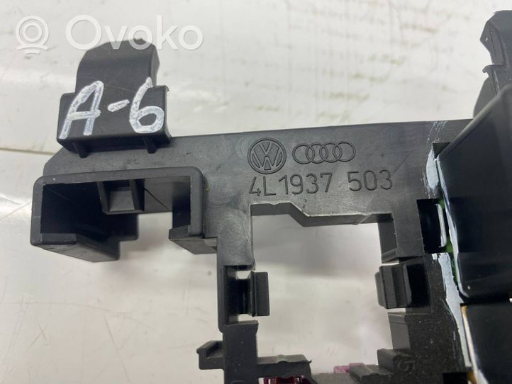 Audi Q7 4L Relay mounting block 4L1937503