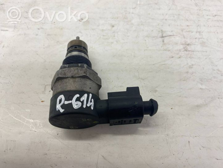 Audi Q7 4L Kraftstoffdruckregler 057130764F