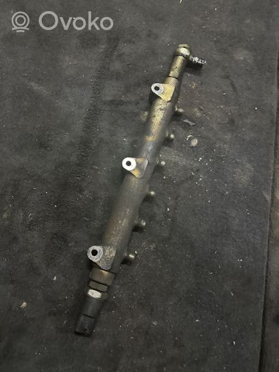 Volvo V70 Fuel distributor 