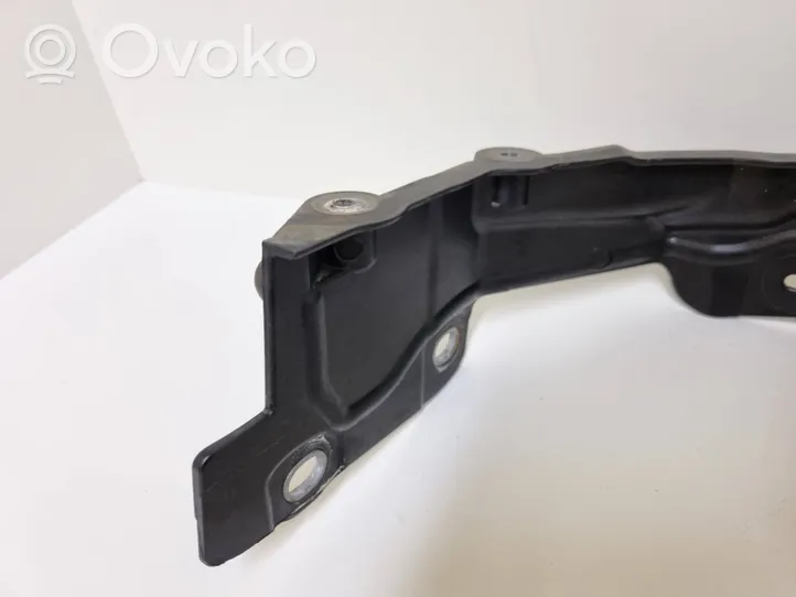 BMW 1 F20 F21 Kita variklio skyriaus detalė 7331242